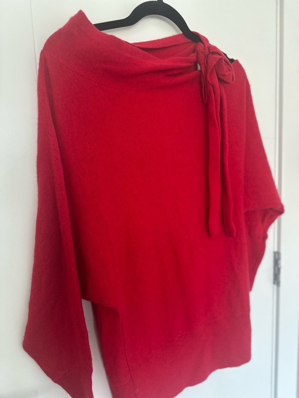 Club Monaco Cashmere Lambswool Red Off-Shoulder Tie-Detail Sweater - Picture 3 of 7